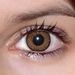 3 tones brown v detailu na původní barvě očí hnědo-zelené