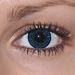 Glamour blue v detailu na původní barvě očí hnědé